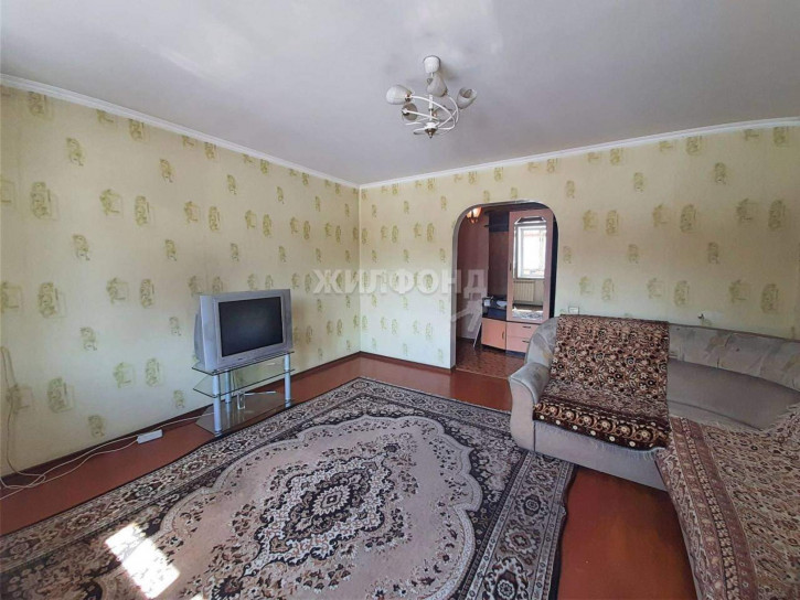 3-комн квартира Тореза улица, д.103