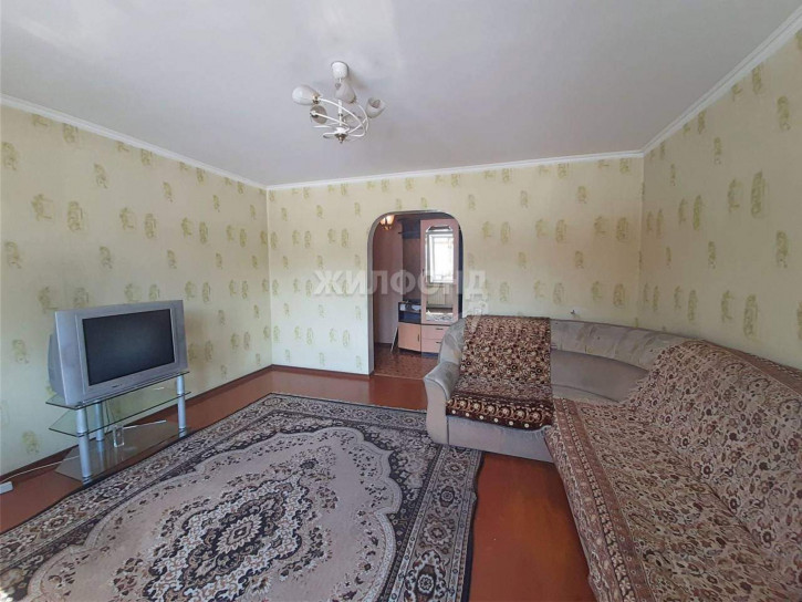3-комн квартира Тореза улица, д.103
