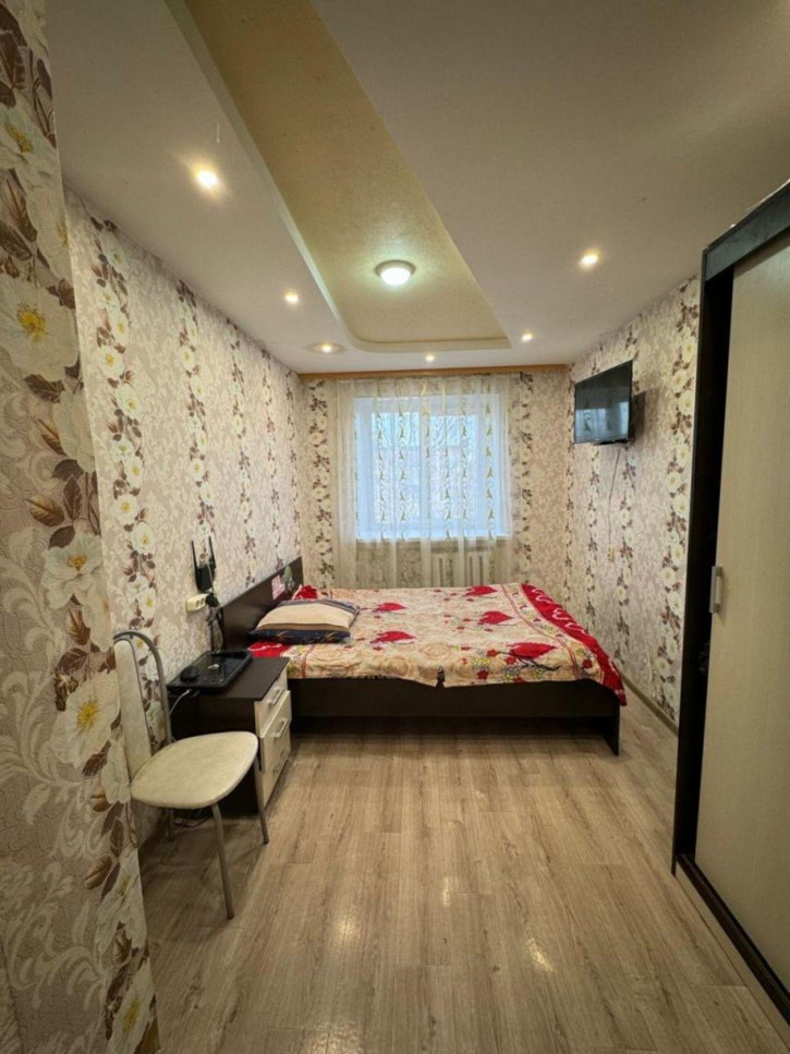 3-комн квартира Вихрева ул, 80