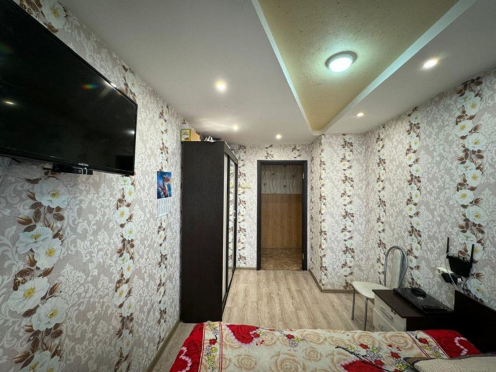 3-комн квартира Вихрева ул, 80