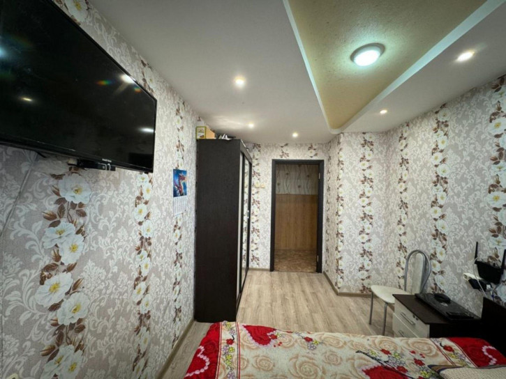 3-комн квартира Вихрева ул, 80