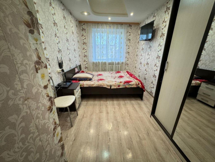 3-комн квартира Вихрева ул, 80