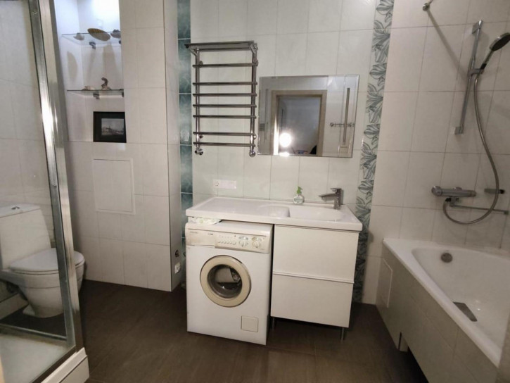 3-комн квартира Кирова, 46
