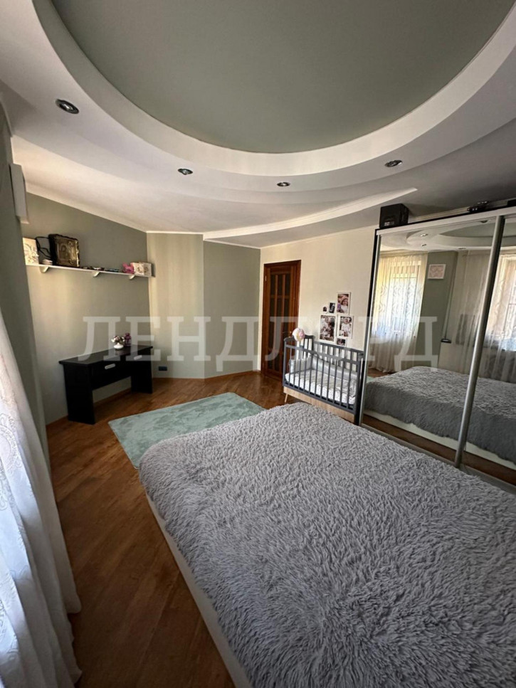 3-комн квартира переулок Островского, 58А