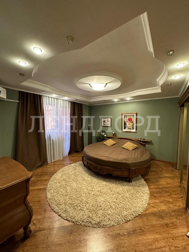 3-комн квартира переулок Островского, 58А