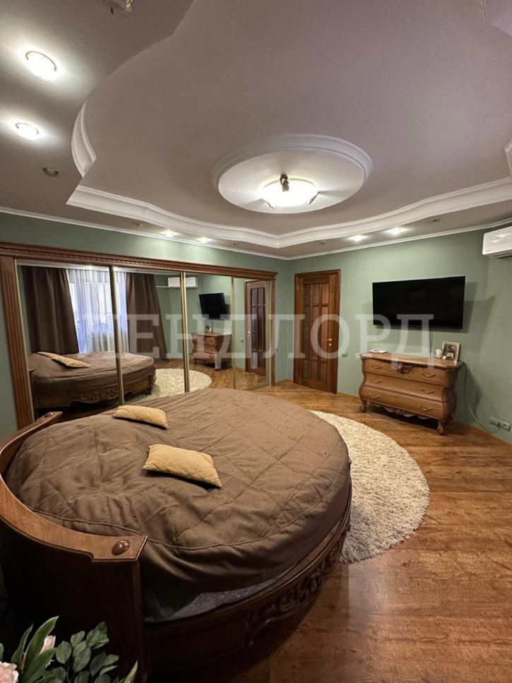3-комн квартира переулок Островского, 58А
