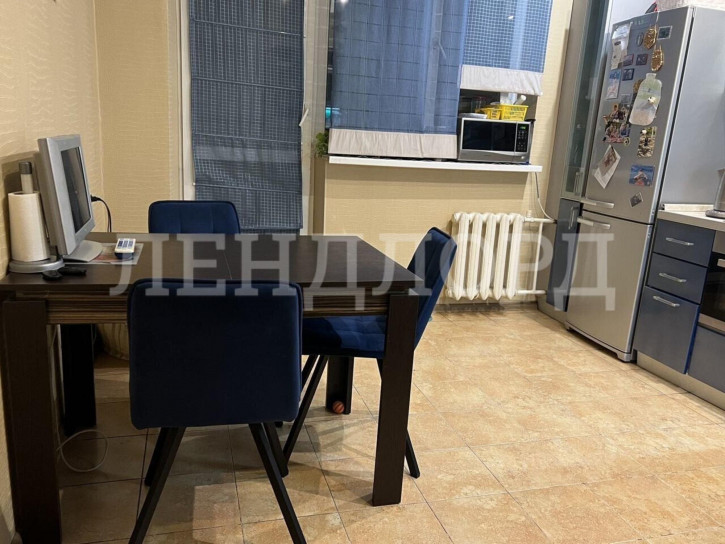 2-комн квартира проспект Королёва, 1Ж
