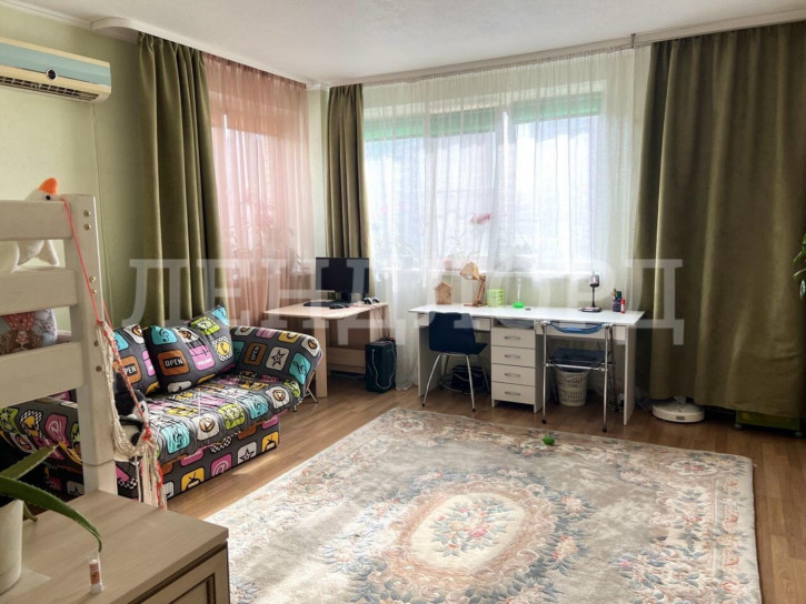 2-комн квартира проспект Королёва, 1Ж
