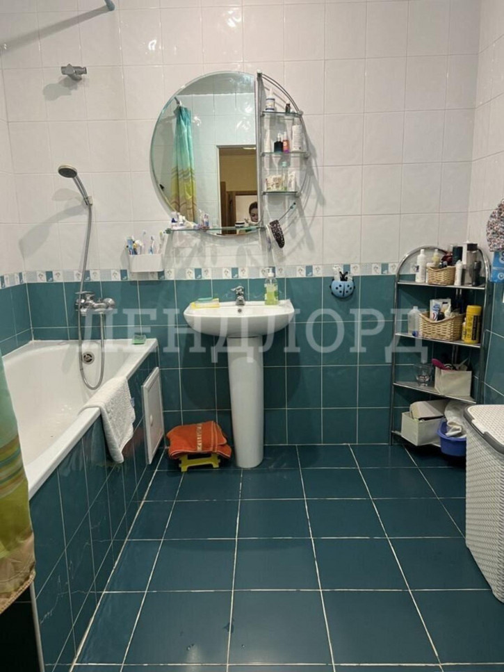 2-комн квартира проспект Королёва, 1Ж