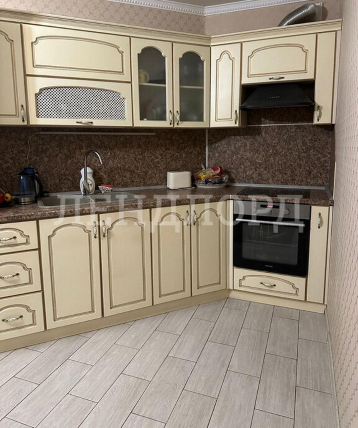 3-комн квартира проспект Королёва, 2/3