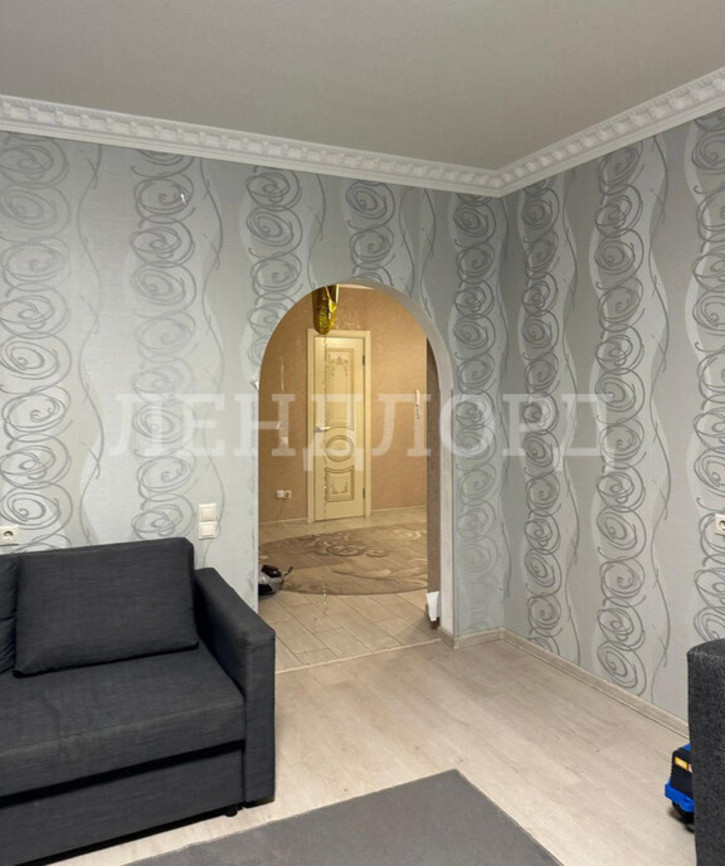 3-комн квартира проспект Королёва, 2/3