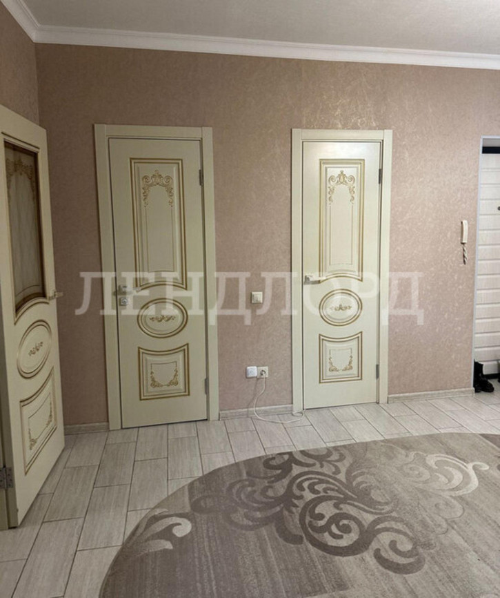 3-комн квартира проспект Королёва, 2/3