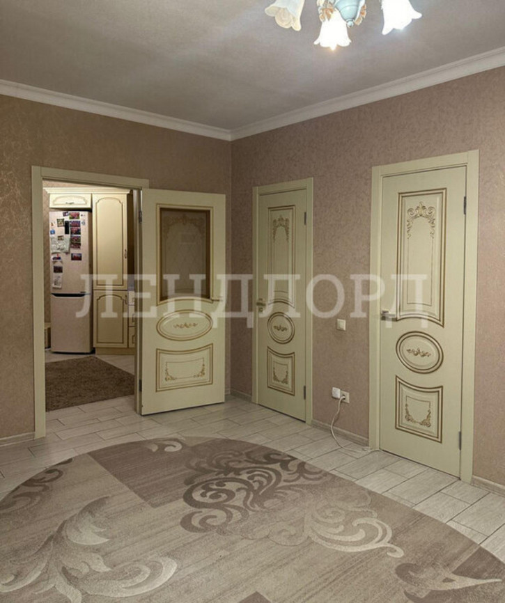 3-комн квартира проспект Королёва, 2/3