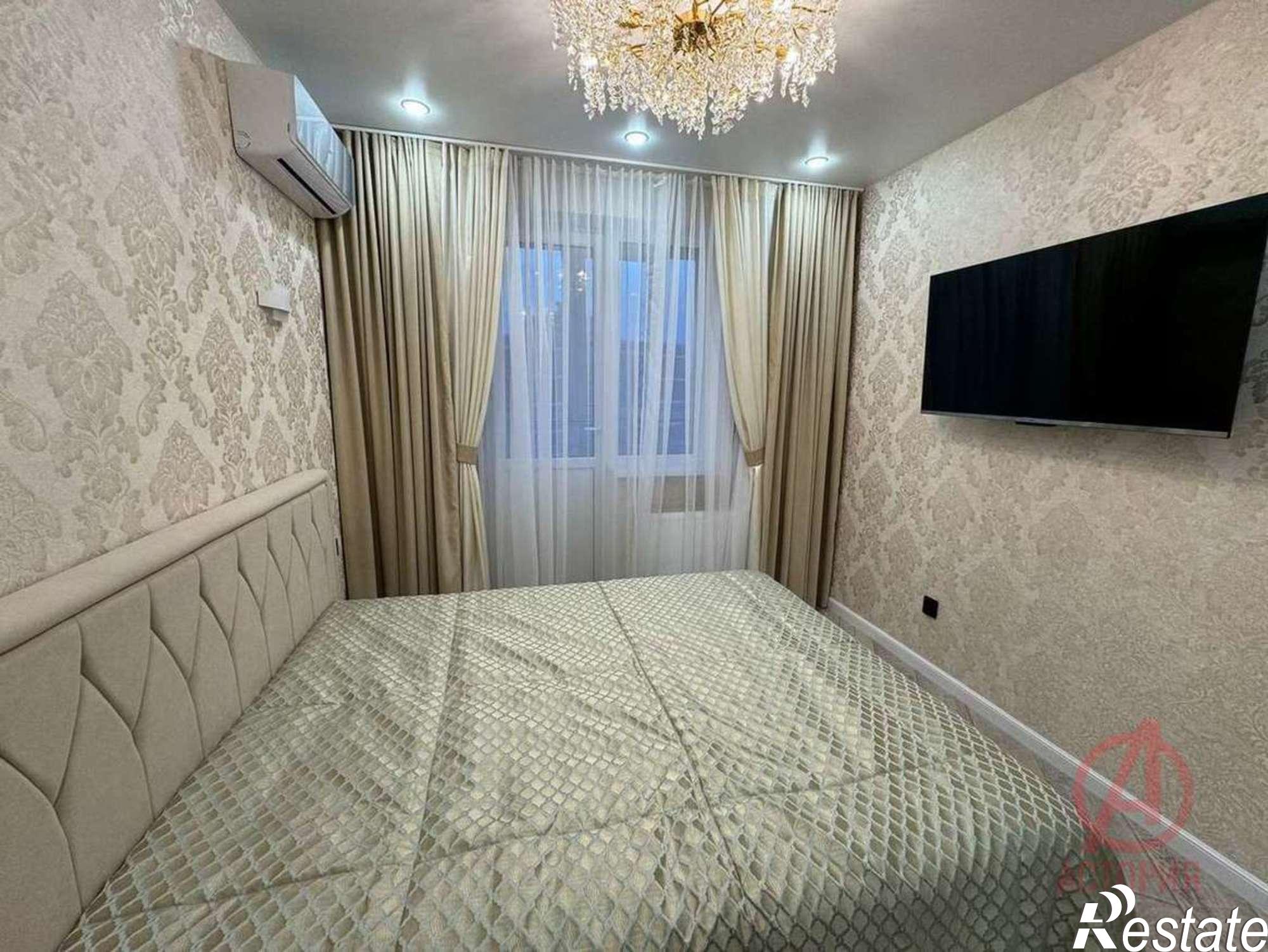 Купить квартиру за 13 000 000 рублей на Котанова улица, 2