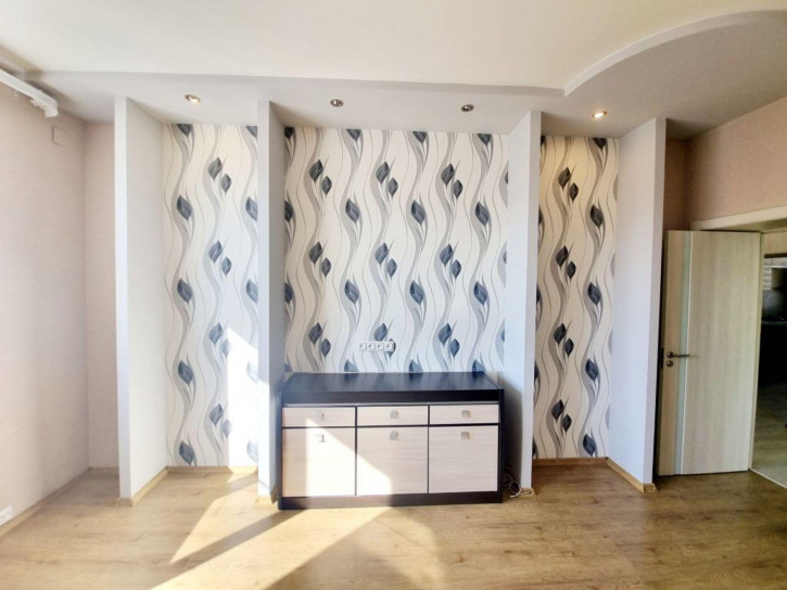 3-комн квартира Дзержинского ул, 20