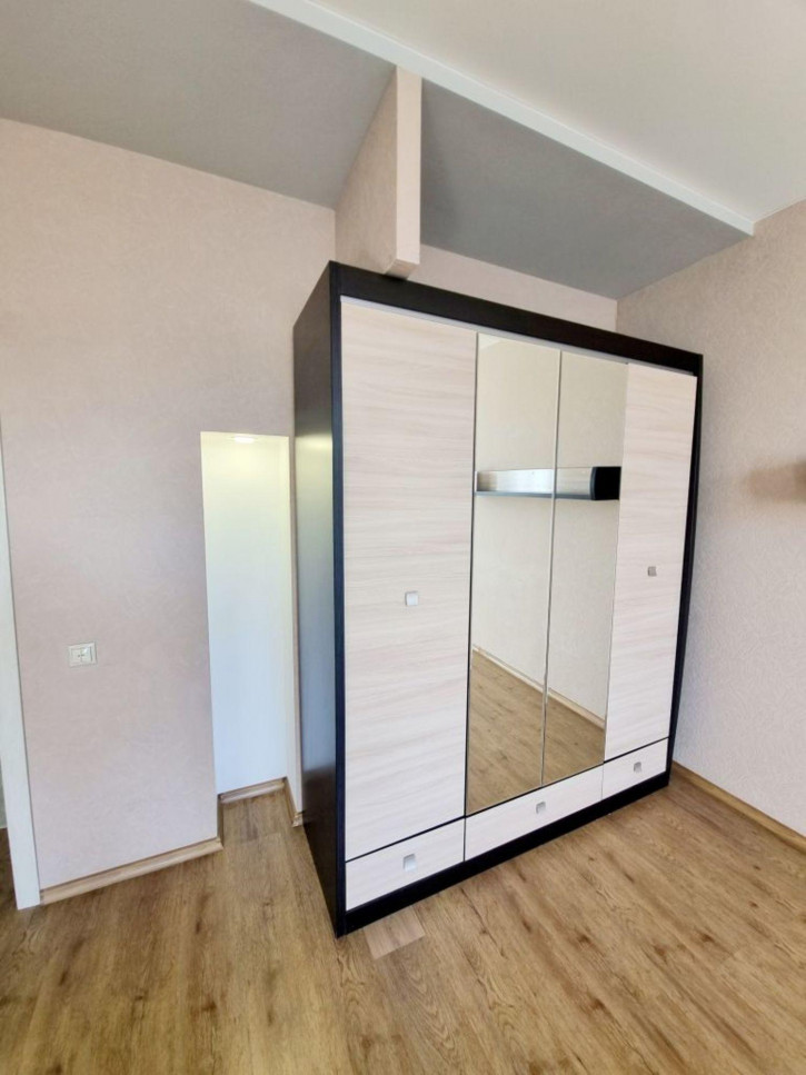 3-комн квартира Дзержинского ул, 20
