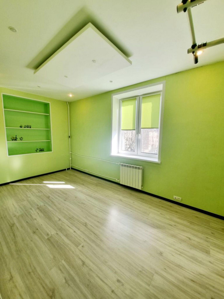 3-комн квартира Дзержинского ул, 20