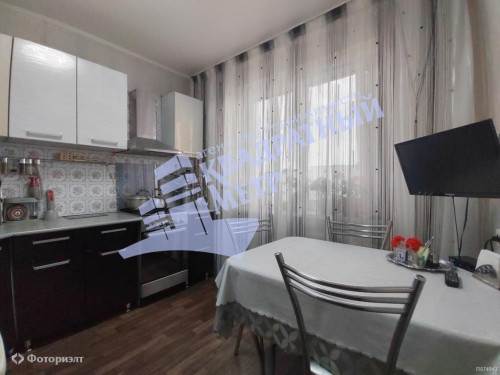 Продажа 2-комн квартиры Братьев Захаровых ул, 152