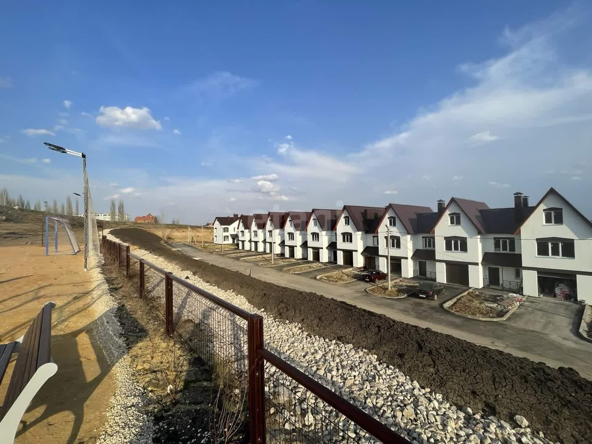 Купить дачу, дом, коттедж за 7 315 000 рублей на улица Романтиков