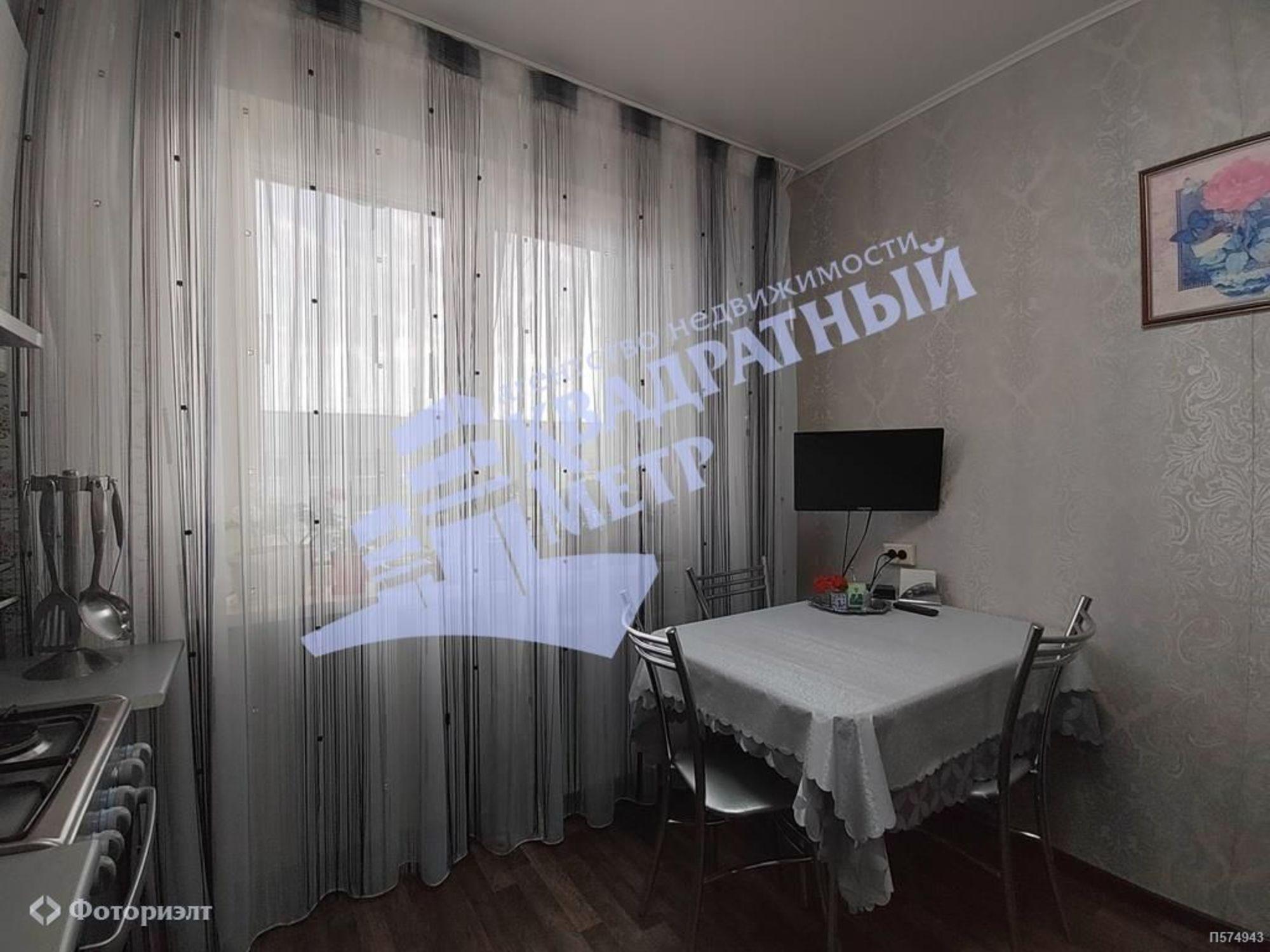 Купить квартиру за 3 900 000 рублей на Братьев Захаровых ул, 152