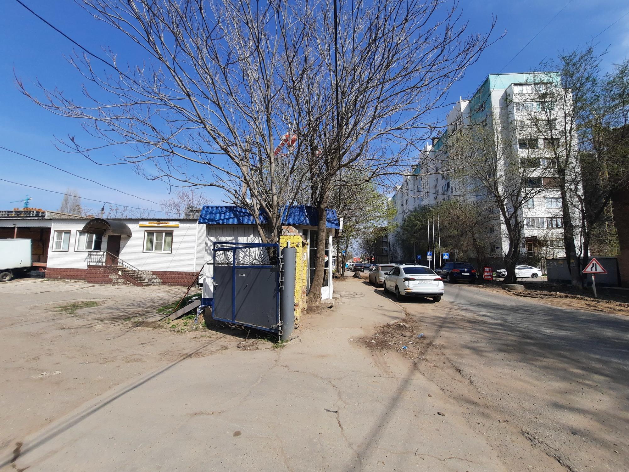 Сдать торговое помещение за 10 000 рублей на г. Астрахань, Советский район, ул. Ширяева, 10
