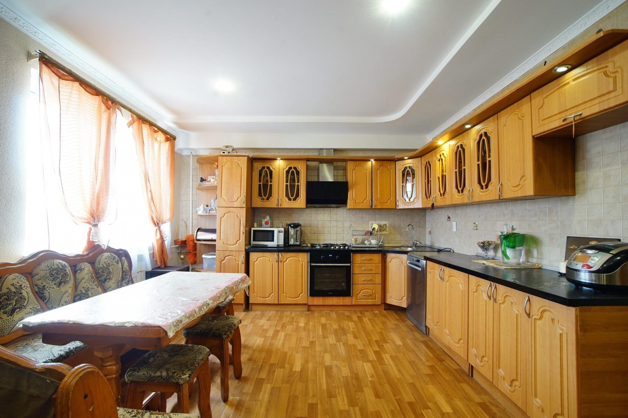 Купить дачу, дом, коттедж за 15 880 000 рублей на Алтынная ул., 9