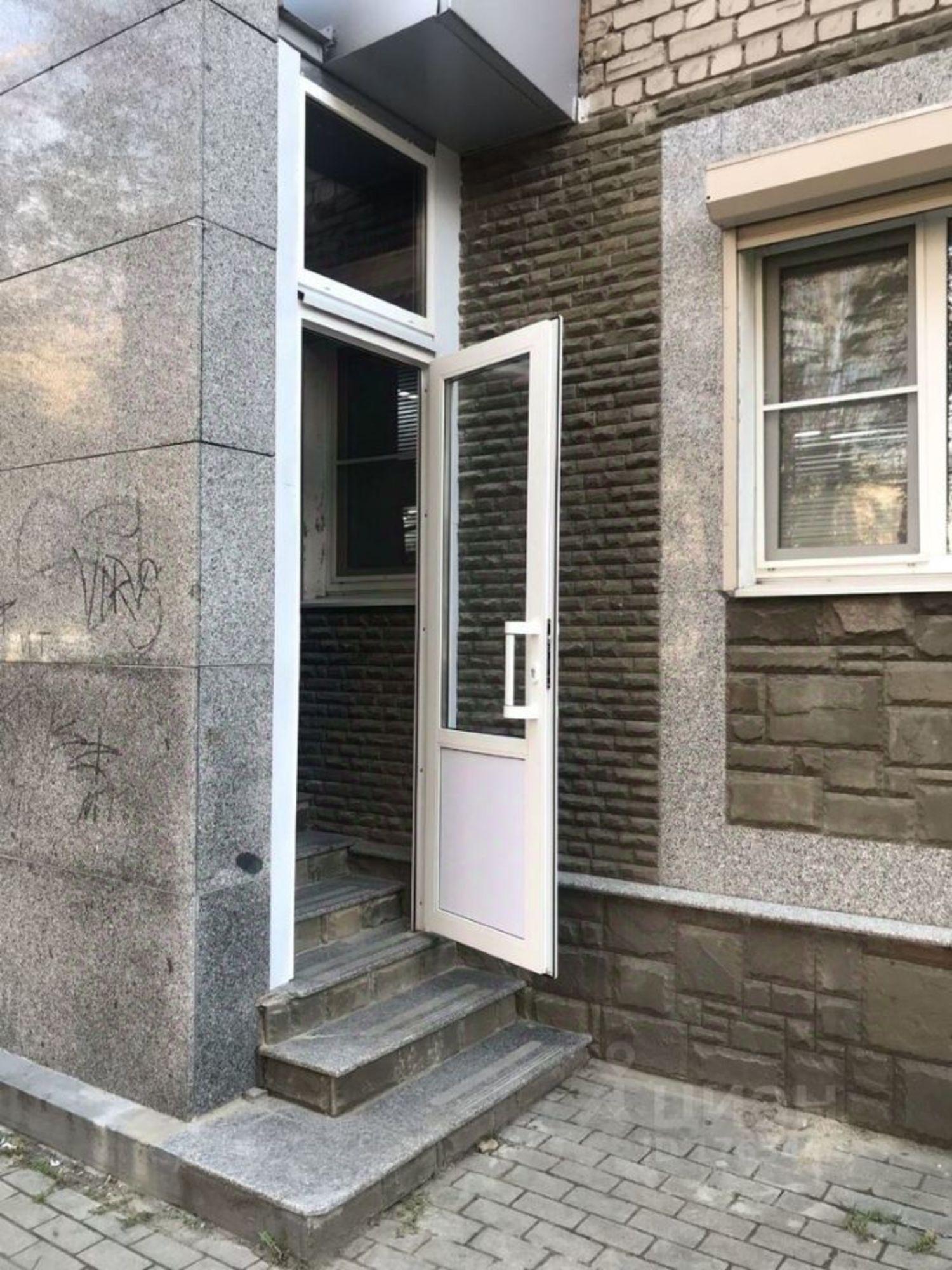 Купить торговое помещение за 7 448 070 рублей на Смоленский переулок