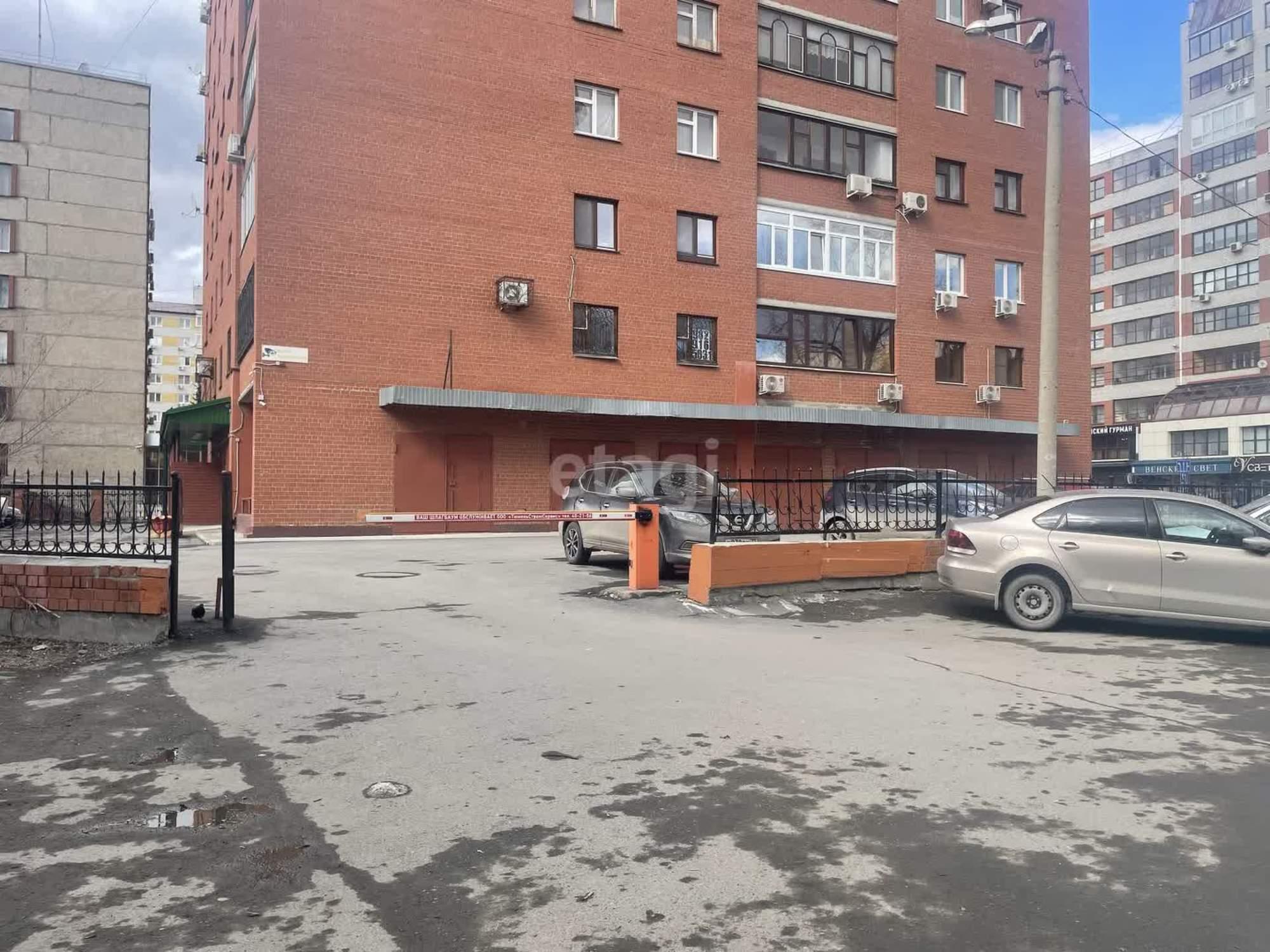 Купить гараж, место в паркинге за 2 000 000 рублей на Малыгина 56