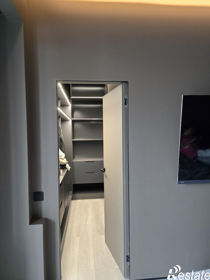 3-комн квартира Гузовского улица,13А