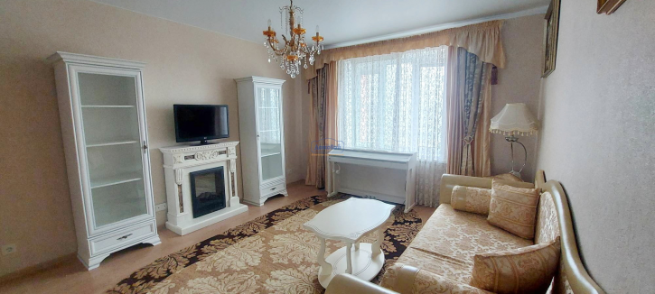 2-комн квартира Академическая ул., 10