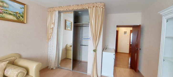 2-комн квартира Академическая ул., 10