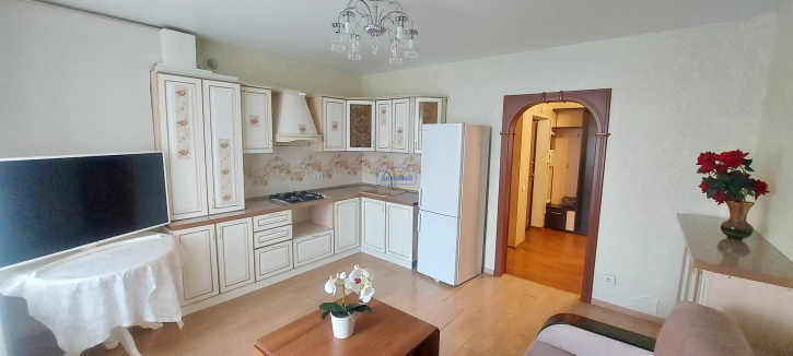 2-комн квартира Академическая ул., 10