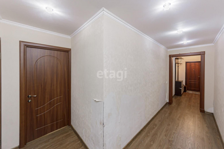 3-комн квартира Энергостроителей, 23