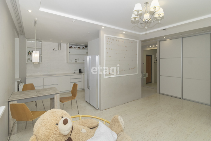 2-комн квартира Тимофея Чаркова, 81