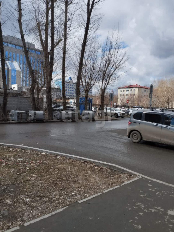 Офис Мельникайте 96