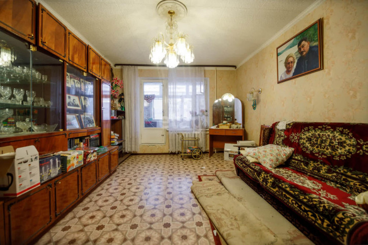 3-комн квартира Октябрьская, 6