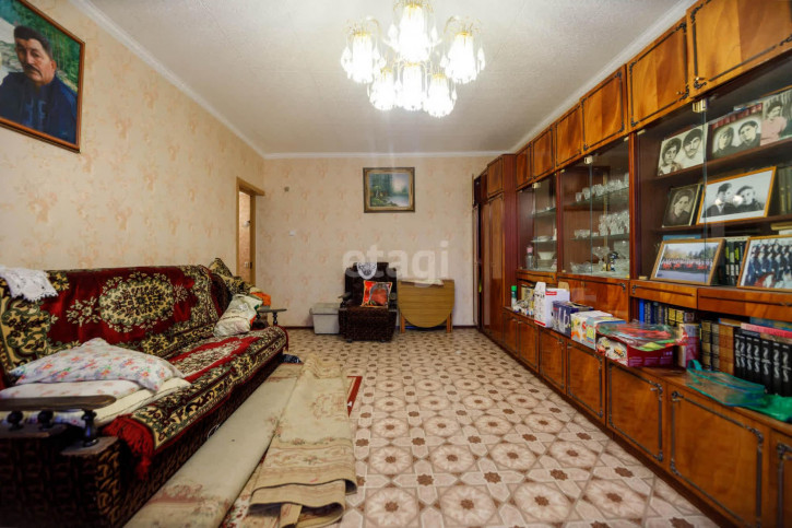 3-комн квартира Октябрьская, 6