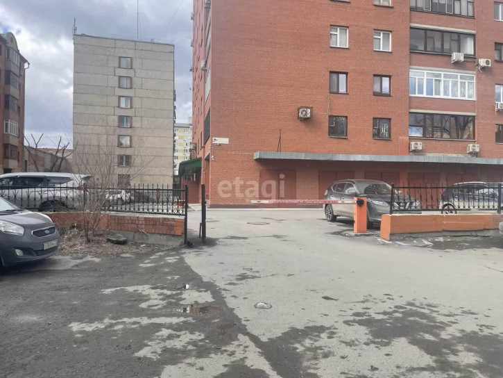 Гараж/парковка Малыгина 56