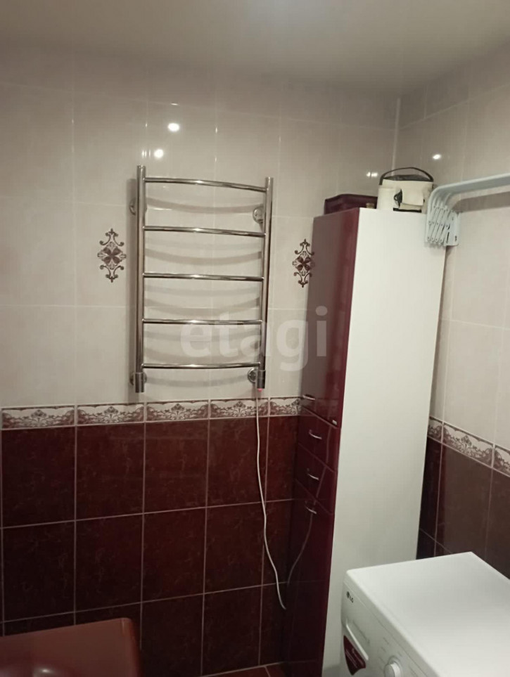 3-комн квартира Курчатова, 11