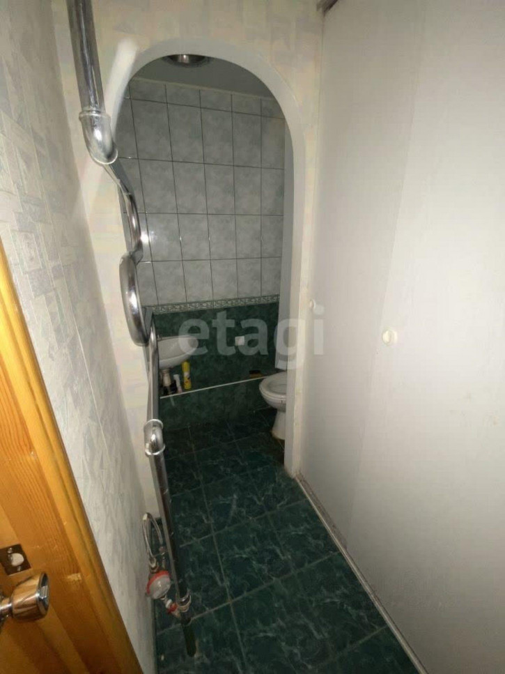 4-комн квартира Красных командиров, 32
