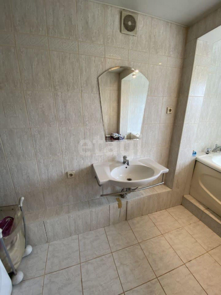 4-комн квартира Красных командиров, 32