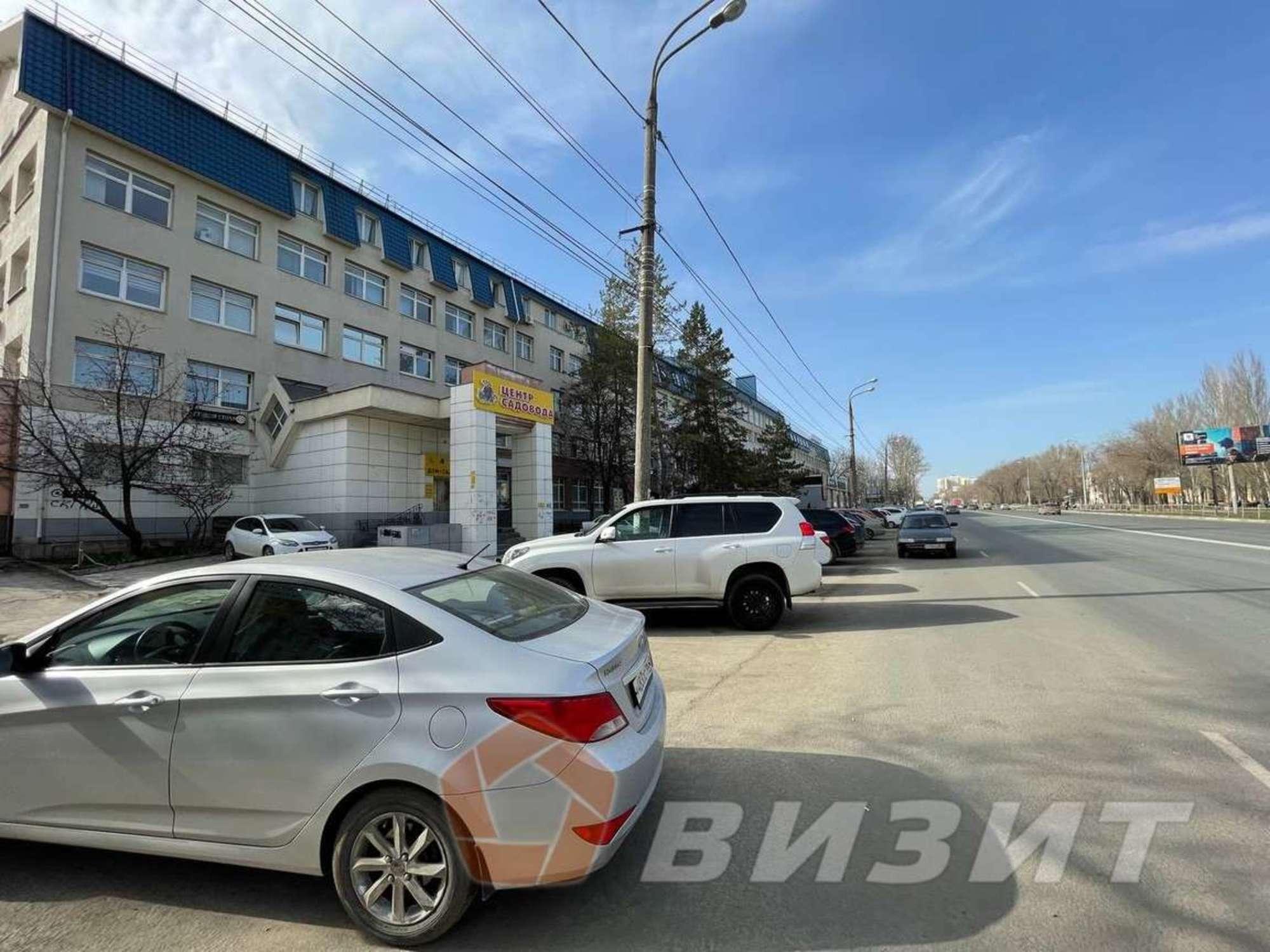 Купить торговое помещение за 30 000 000 рублей на Авроры улица, 110к1