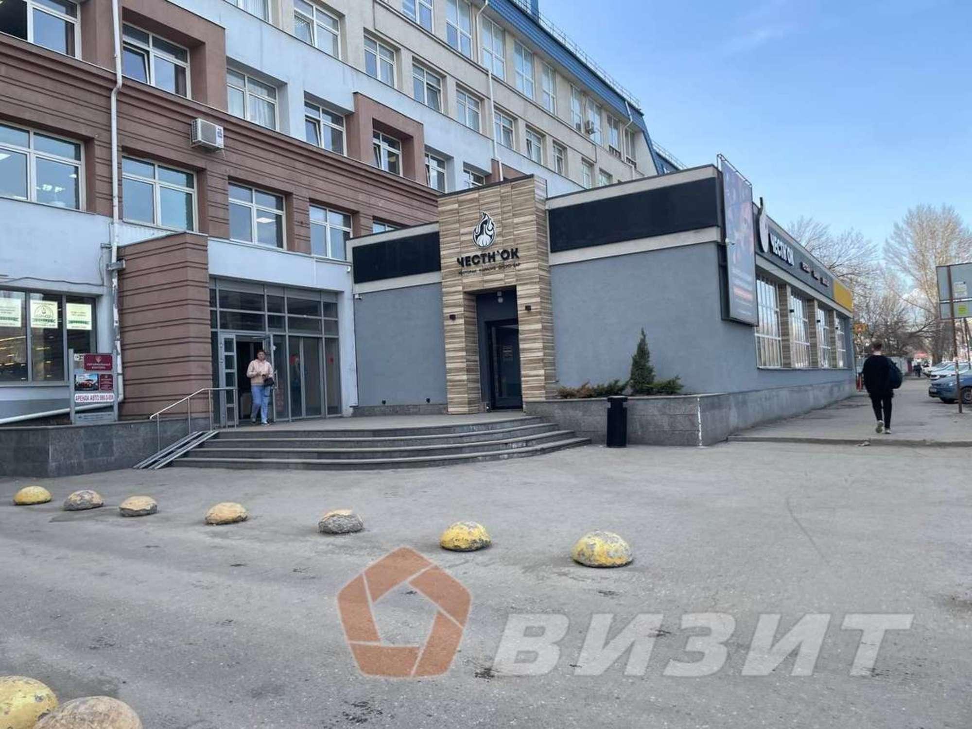 Купить торговое помещение за 30 000 000 рублей на Авроры улица, 110к1