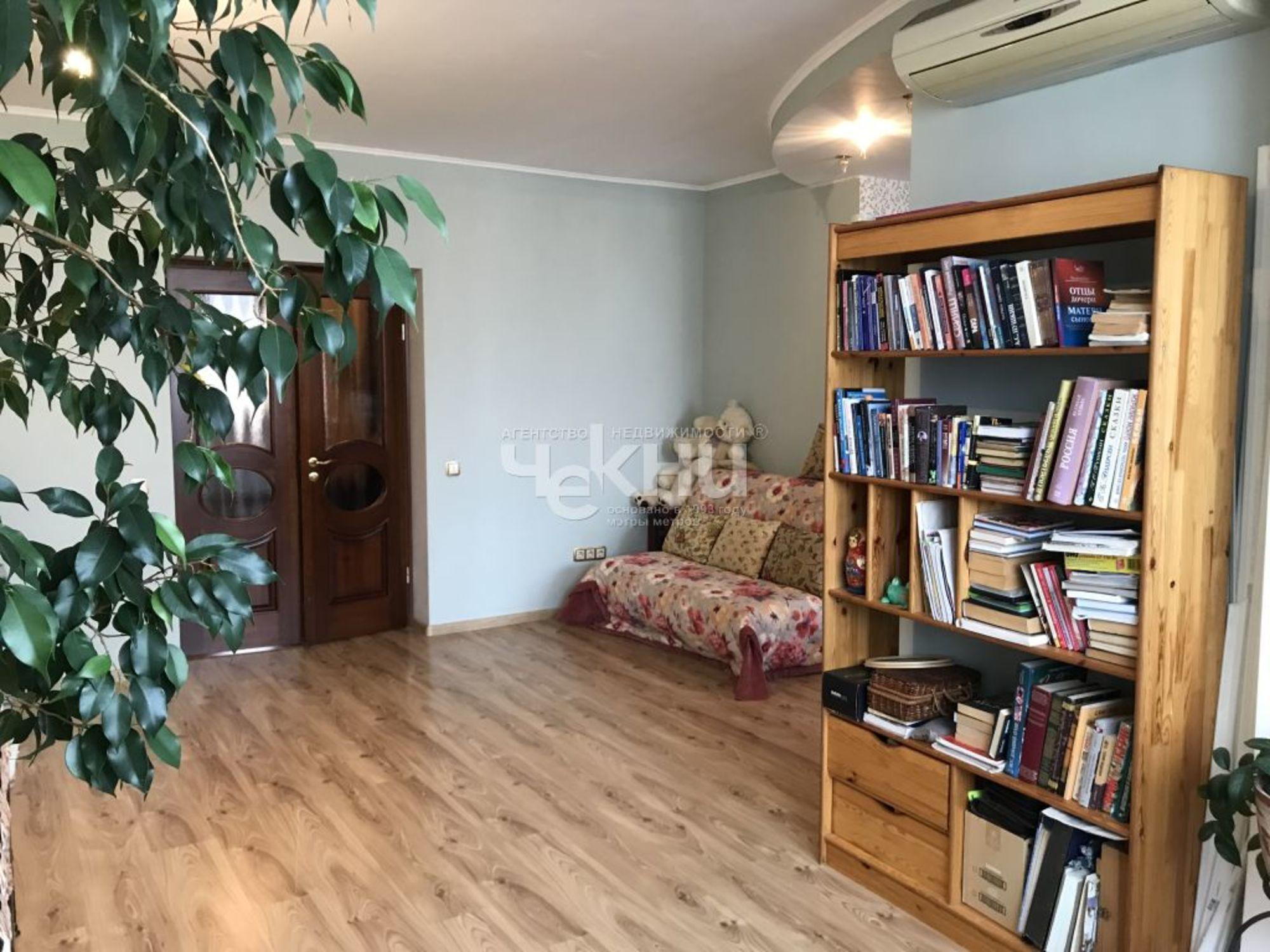 Купить квартиру за 20 990 000 рублей на Большая Покровская ул, 93Б