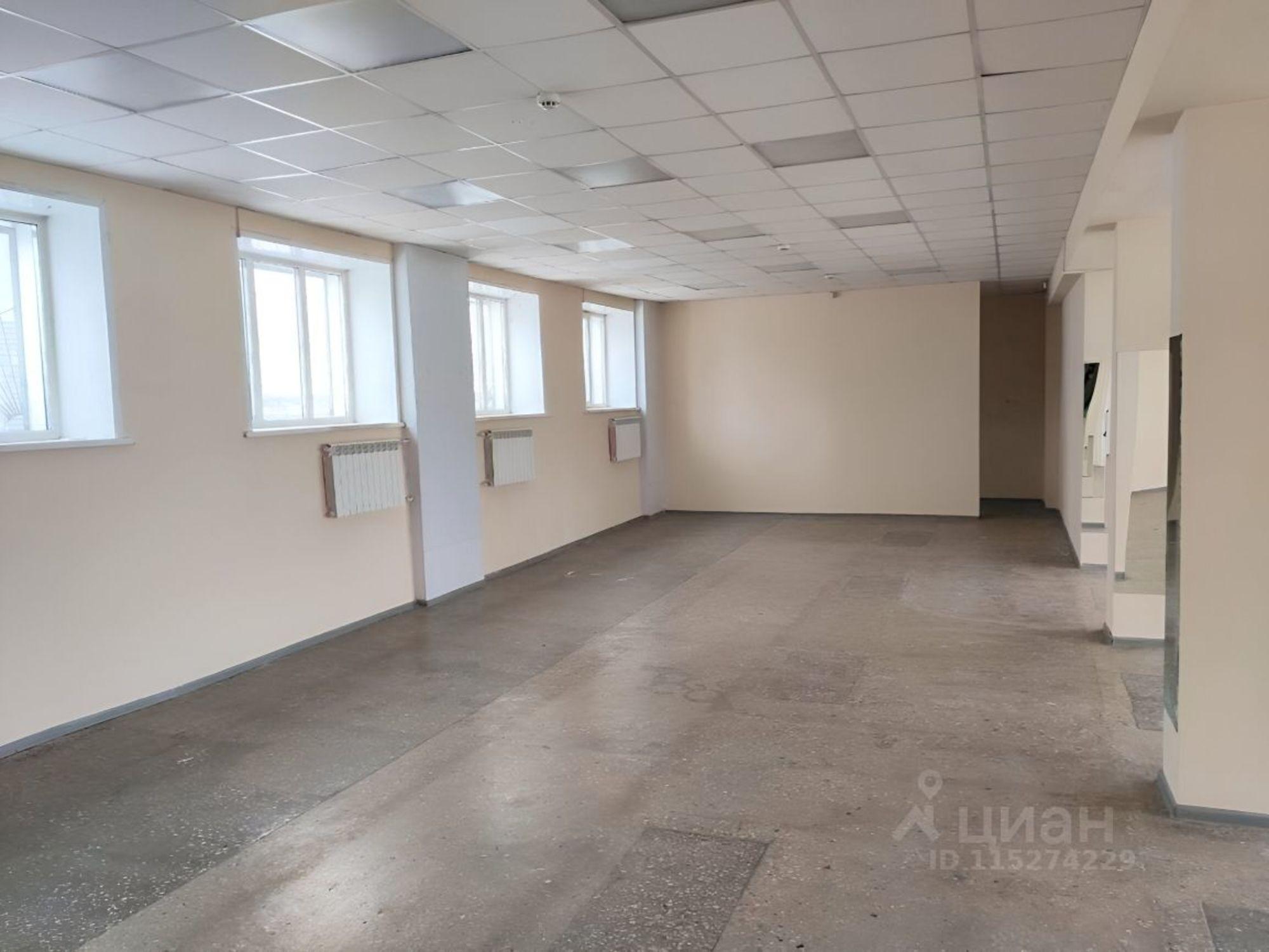 Сдать торговое помещение за 90 005 рублей на Коммунистический пр-кт, 2