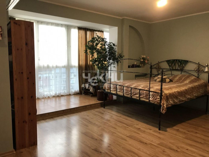 3-комн квартира Большая Покровская ул, 93Б