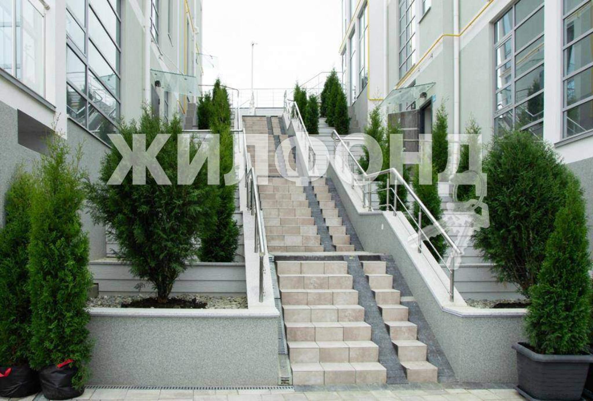 Купить дачу, дом, коттедж за 38 000 000 рублей на Шоссейная улица