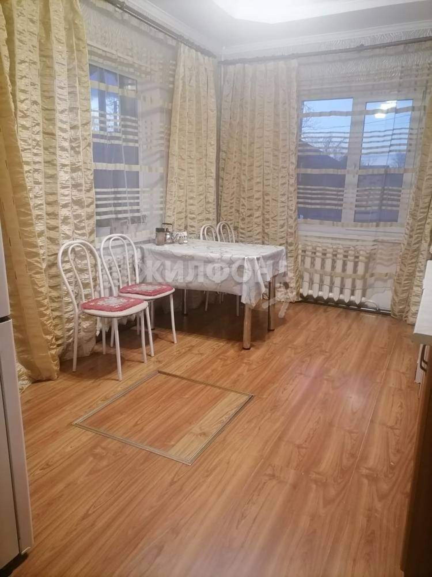 Купить дачу, дом, коттедж за 10 000 000 рублей на Рабочая улица