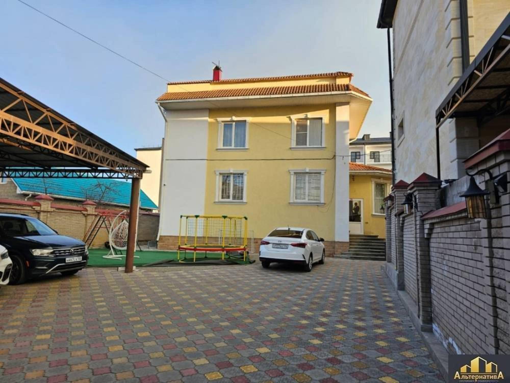 Купить дачу, дом, коттедж за 67 000 000 рублей на Замковая ул.