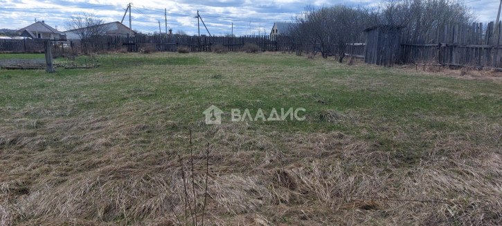 Земельный участок